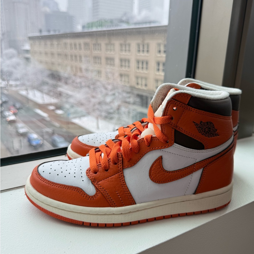 Woman’s Air Jordan 1 High OG “Starfish”